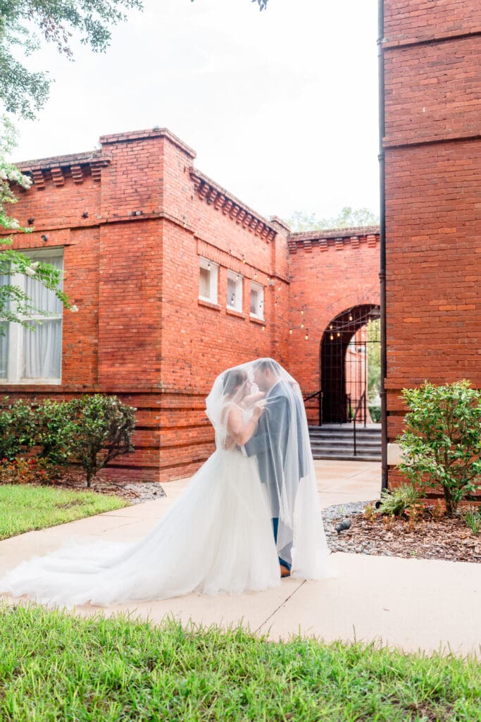 Golden hour portraits at Venue 1902 by Orlando wedding photographer