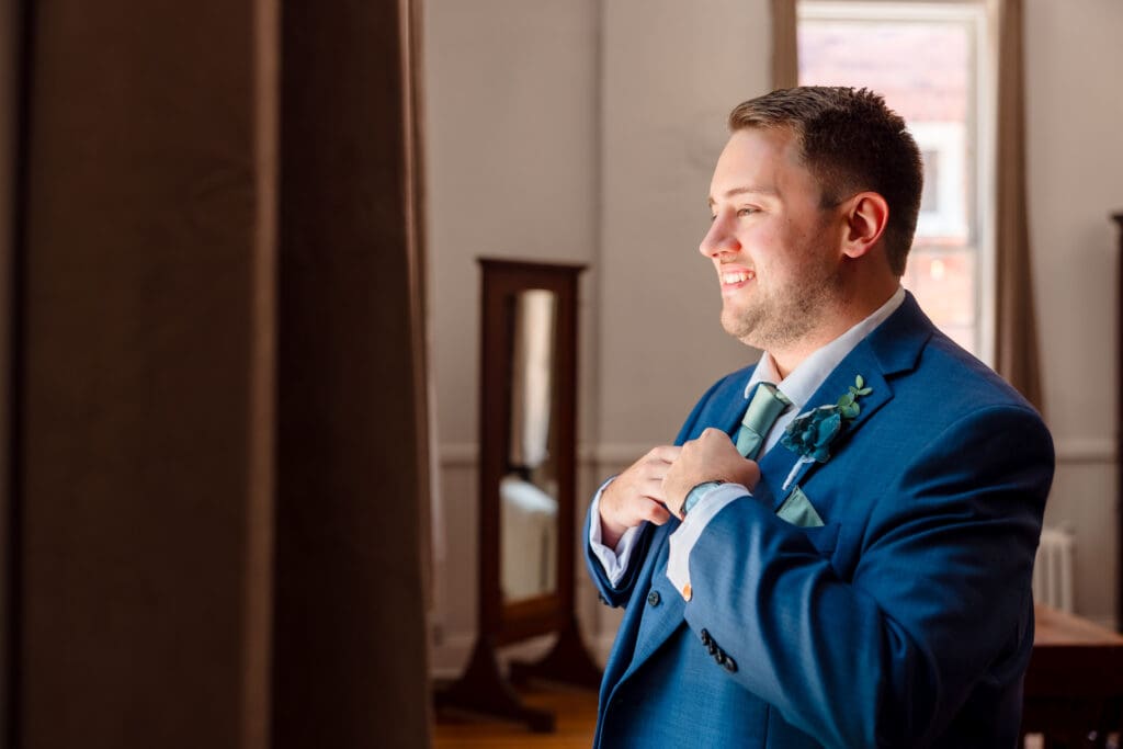 Groom preparation at Venue 1902 by Orlando wedding photographer